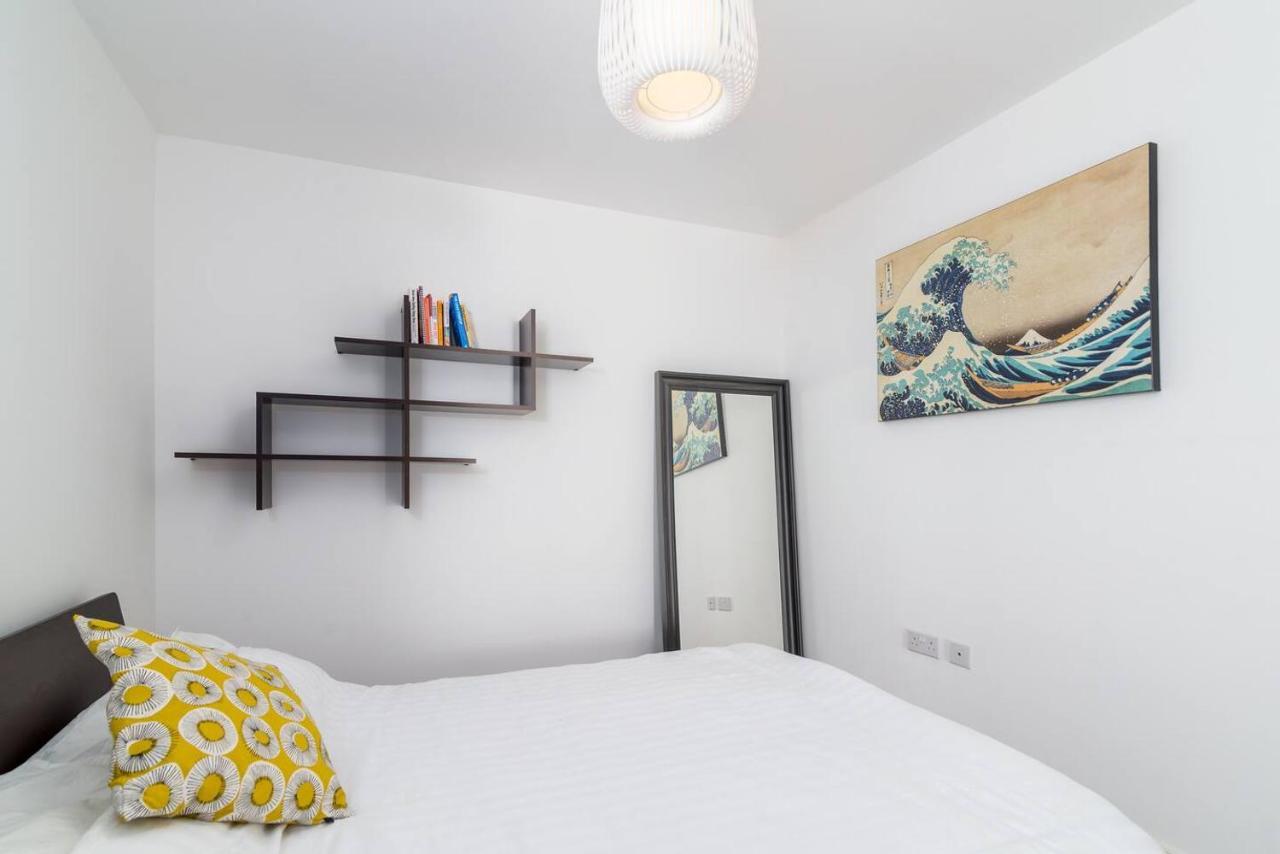 Joivy Lovely Studio Flat With Terrace In Southeast לונדון מראה חיצוני תמונה